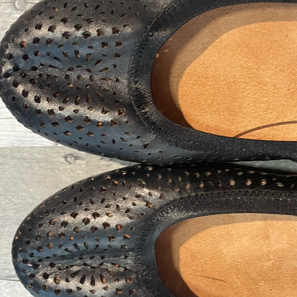 Vionic black Shoes - Picture 9 of 16